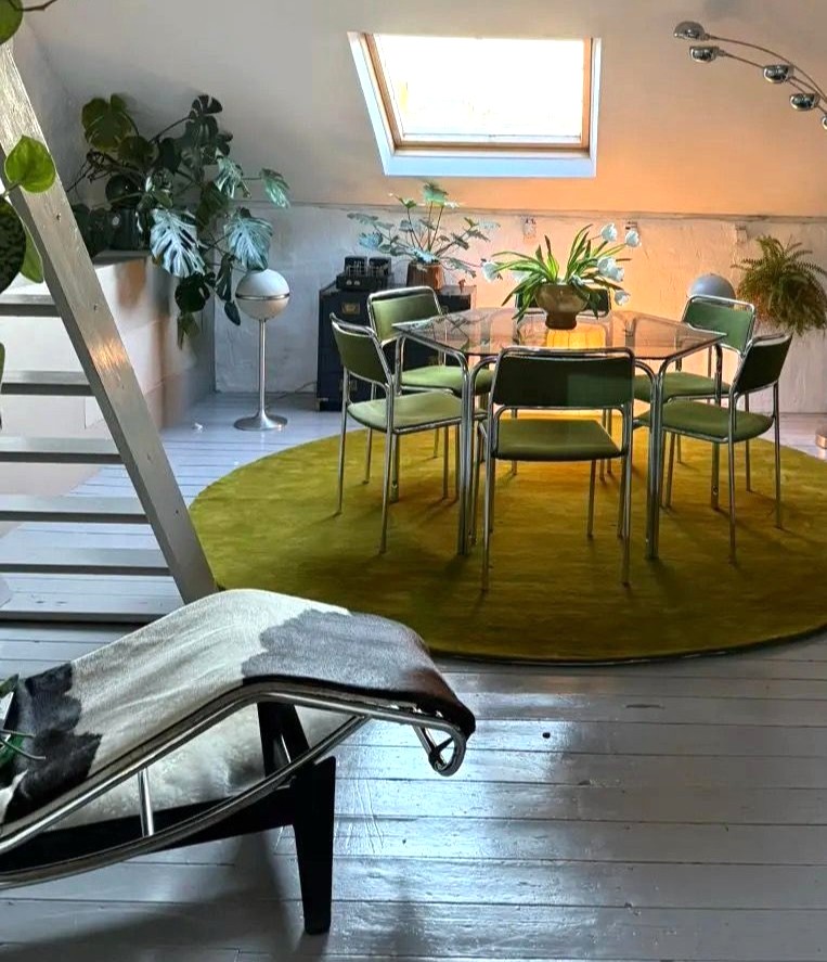 Green Round Hand-Tufted Artisan Area Rug